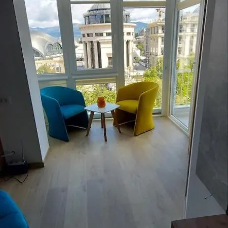 Riverside Grand Retreat